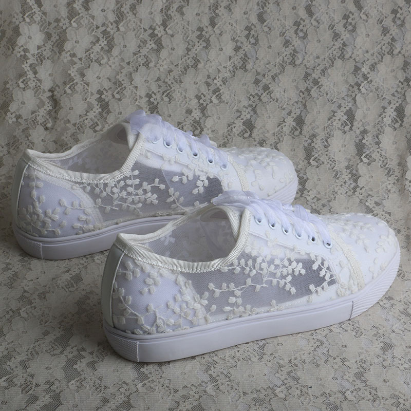 Wedopus White Sneakers for Wom - Embroidery White 评论和价格