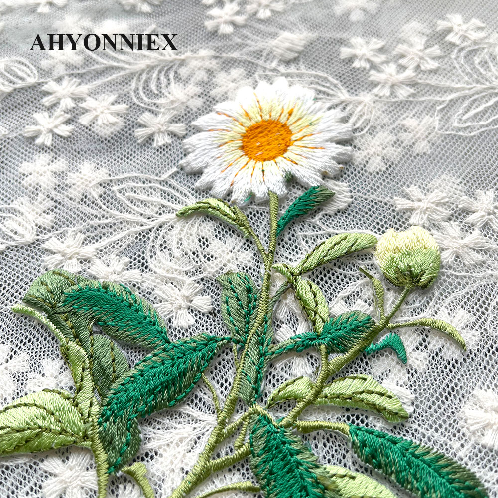 1 Piece Iron on Embroidery Pat - Embroidery Daisy Flower 评论和价格