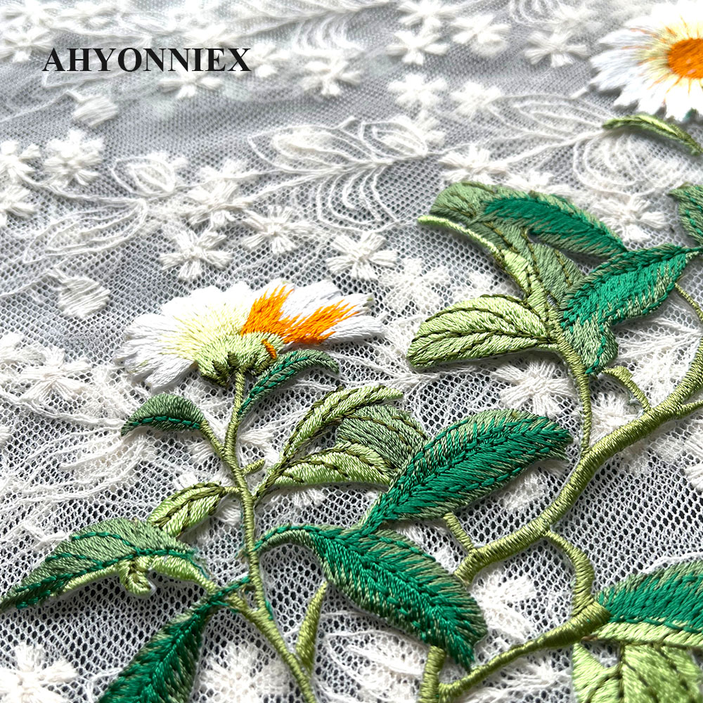 1 Piece Iron on Embroidery Pat - Embroidery Daisy Flower 评论和价格