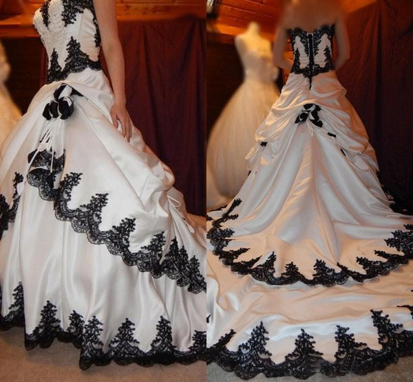 Vintage Wedding Dress Gothic B - Embroidery White Dress 评论和价格