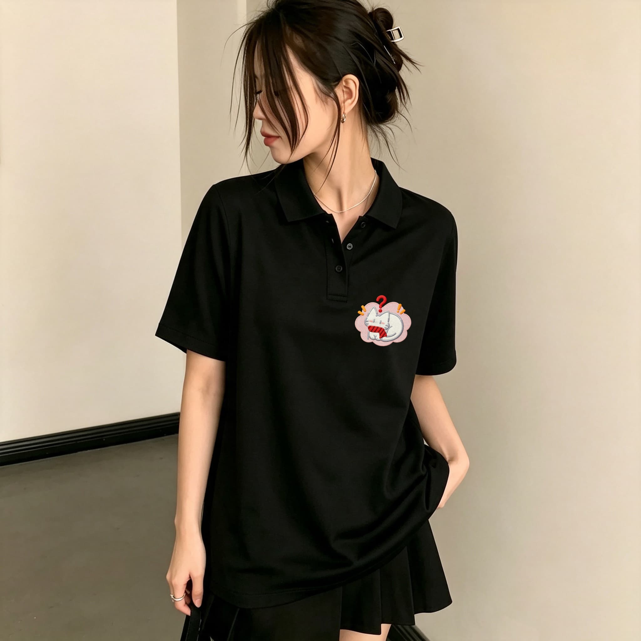 Women Black Lapel Collar Polo  - Embroidery On Black Shirt 评论和价格